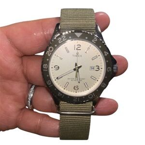 Timex Men’s Silver Analog Watch T2P035 Olive Green Nylon Strap – Excellent